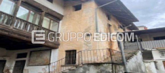 6 bedrooms Apartment in Cuvio, Italy No. 363477 2