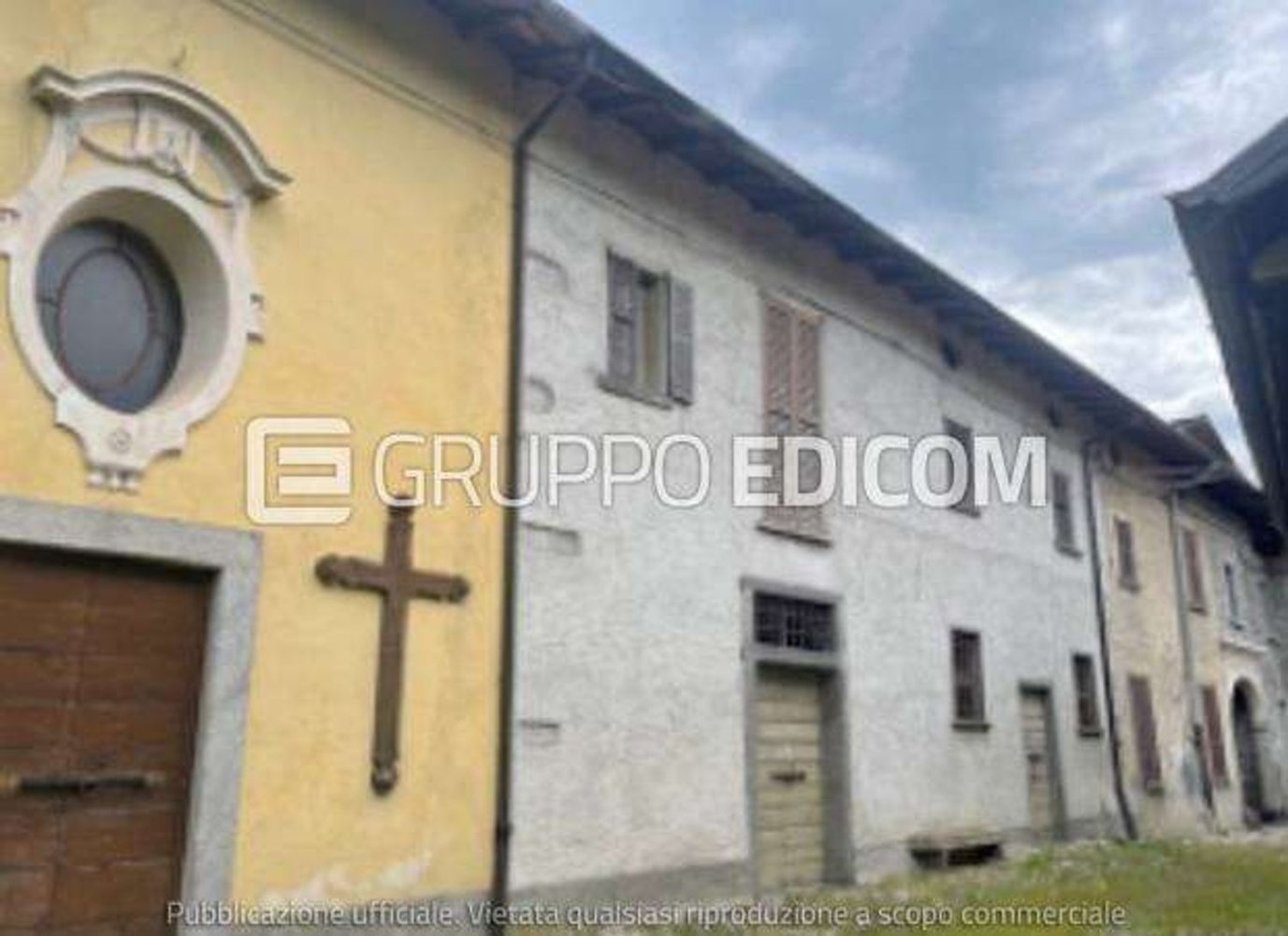 6 bedrooms Apartment in Cuvio, Italy No. 363477