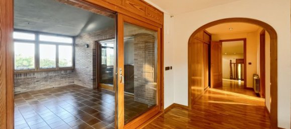 5 bedrooms House in Girona, Spain No. 84410 9