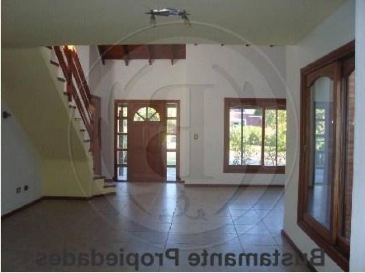 Дом с 3 спальнями в Пилар, Аргентина № 100245