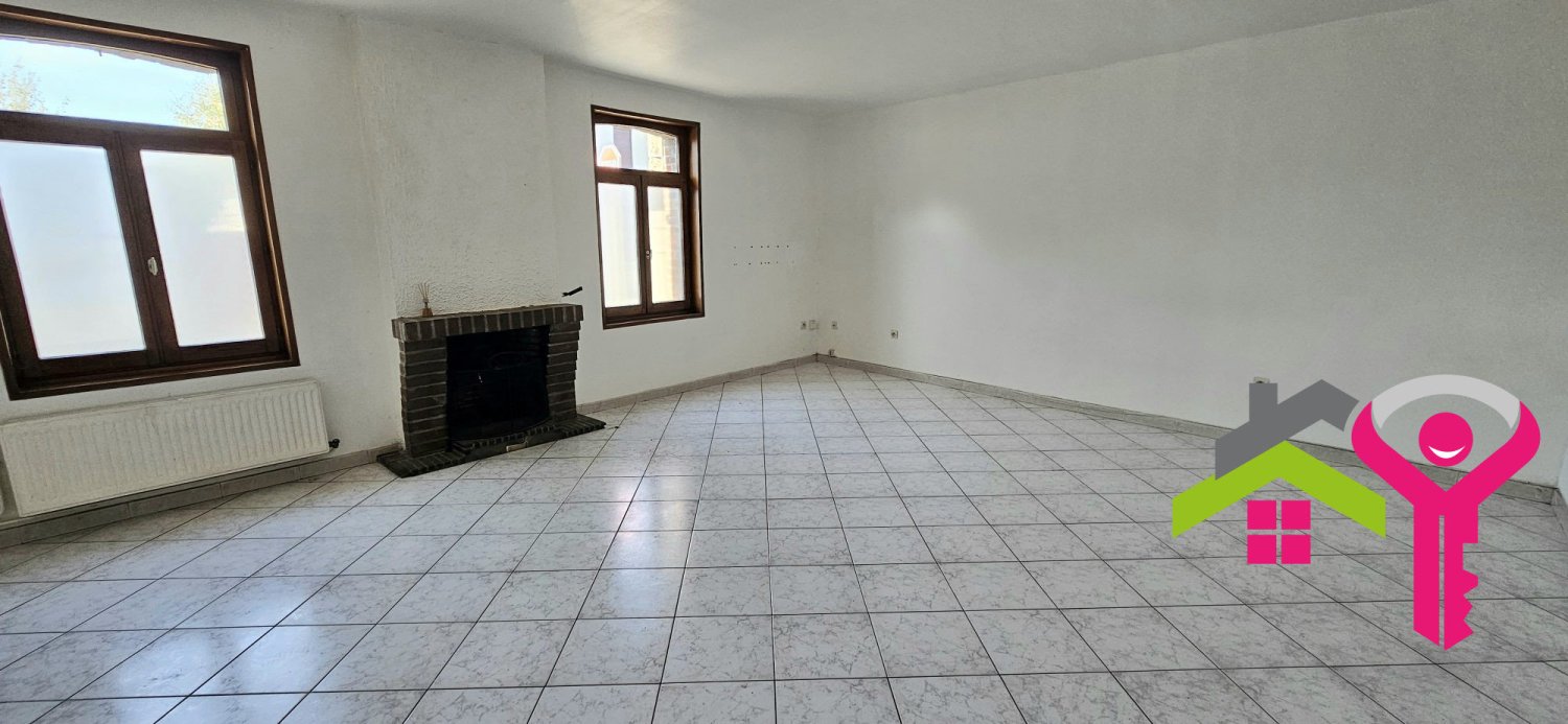 2 bedrooms House in Querenaing, France No. 159680