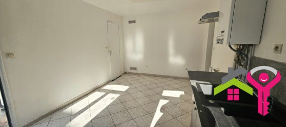 2 bedrooms House in Querenaing, France No. 159680 4