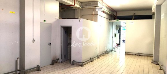 660m² Commercial property in Braga, Portugal No. 61632 6