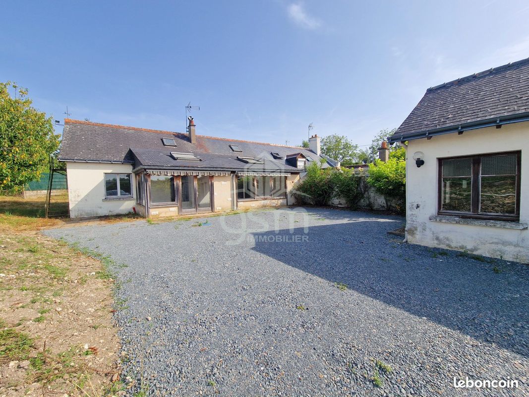 3 bedrooms House in Monts, France No. 77708