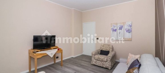 4 bedrooms Apartment in Turin, Italy No. 198140 6