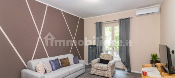 4 bedrooms Apartment in Turin, Italy No. 198140 3