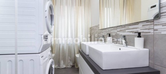 4 bedrooms Apartment in Turin, Italy No. 198140 16