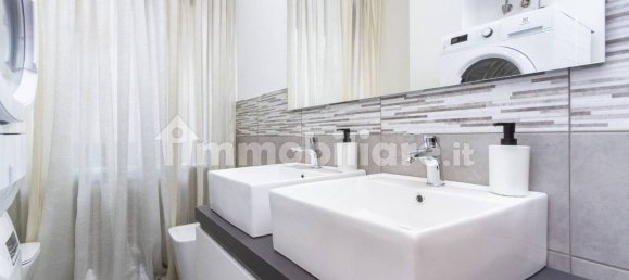 4 bedrooms Apartment in Turin, Italy No. 198140 17