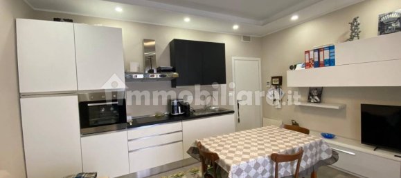 4 bedrooms Apartment in Turin, Italy No. 198140 9