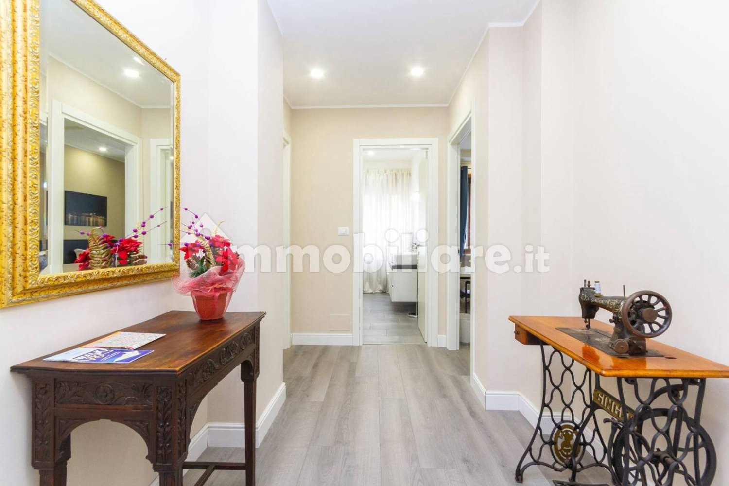 4 bedrooms Apartment in Turin, Italy No. 198140