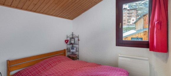 2 bedrooms Apartment in Les Belleville, France No. 1230 9