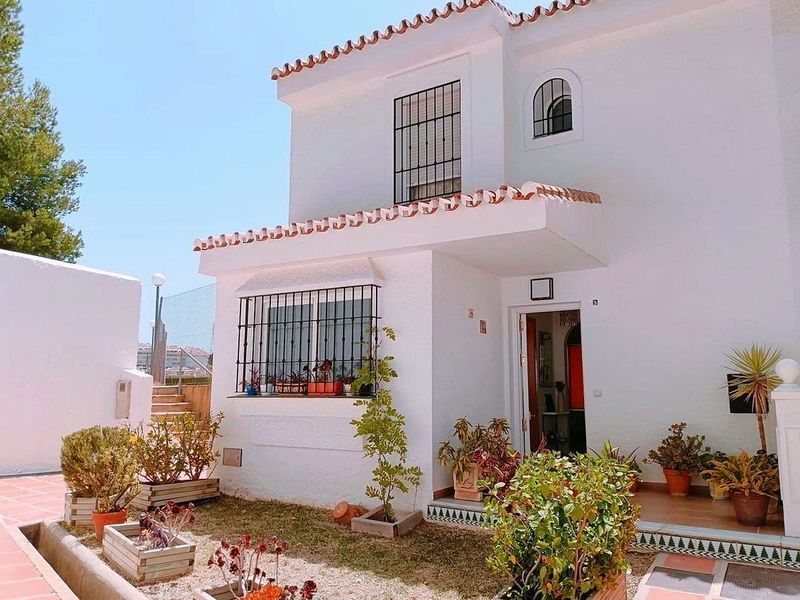 Casa de 5 dormitorios en Rincón de la Victoria, Spain No. 230613