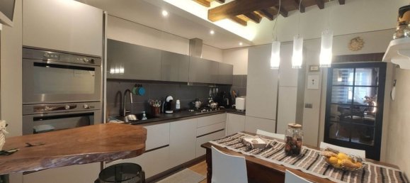 8 rooms House in Foiano della Chiana, Italy No. 225607 20