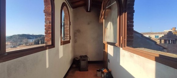 8 rooms House in Foiano della Chiana, Italy No. 225607 13