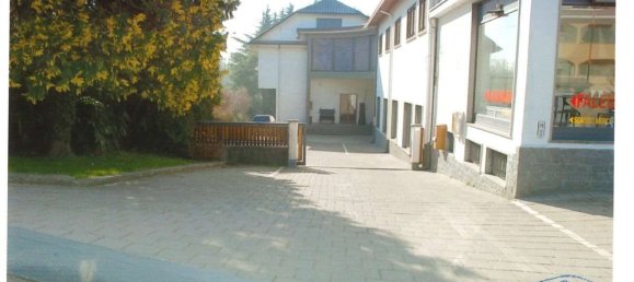 3 rooms Apartment in Carnago, Italy No. 16510 2