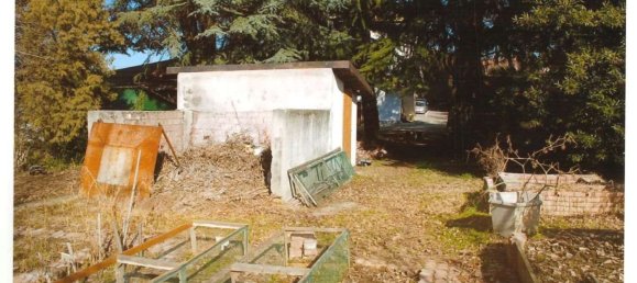 3 rooms Apartment in Carnago, Italy No. 16510 6