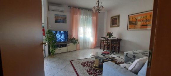 Apartamento de 3 dormitorios en Prato, Italy No. 335807 3