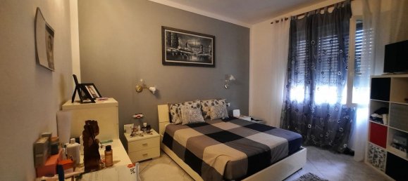 Apartamento de 3 dormitorios en Prato, Italy No. 335807 7