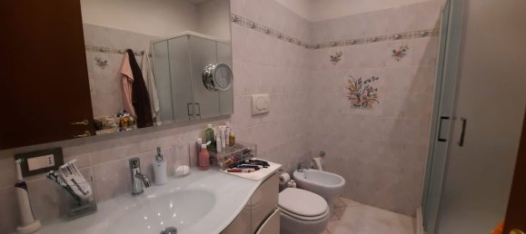 Apartamento de 3 dormitorios en Prato, Italy No. 335807 16