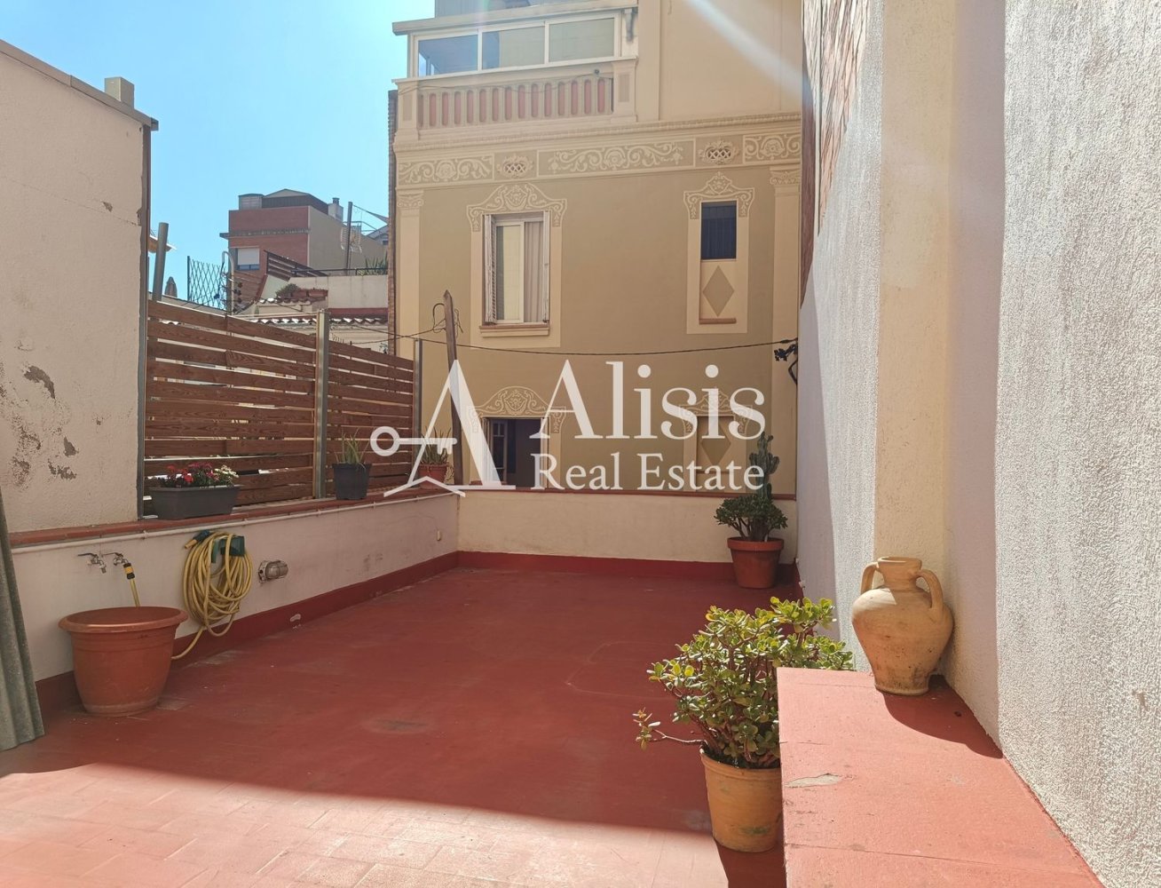 2 bedrooms House in Eixample, Spain No. 244390