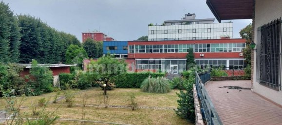 6 bedrooms Villa in Cologno Monzese, Italy No. 314082 12