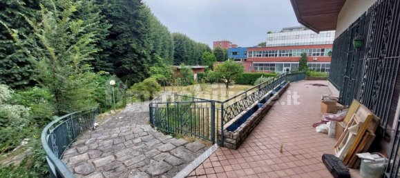 6 bedrooms Villa in Cologno Monzese, Italy No. 314082 17