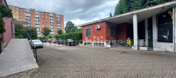 6 bedrooms Villa in Cologno Monzese, Italy No. 314082 2