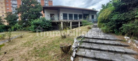 6 bedrooms Villa in Cologno Monzese, Italy No. 314082 9