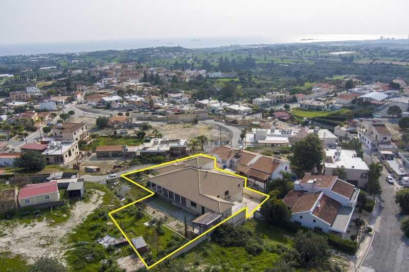4 bedrooms Commercial property in Maroni, Cyprus No. 20370