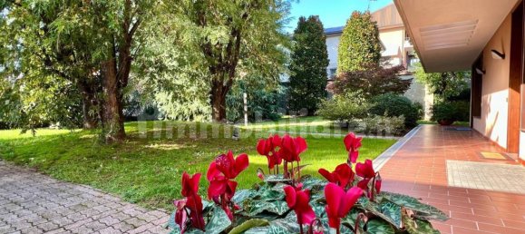 2 غرف نوم شقة في Bovisio Masciago, Italy رقم 134363 35