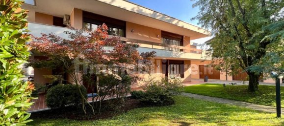 2 غرف نوم شقة في Bovisio Masciago, Italy رقم 134363 4