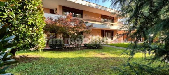 2 غرف نوم شقة في Bovisio Masciago, Italy رقم 134363 44