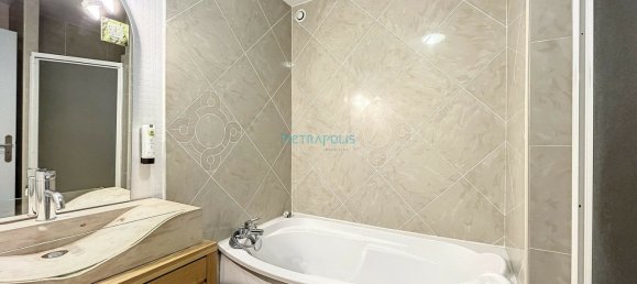 1500m² Commercial property in Bourbonne-les-Bains, France No. 83114 8