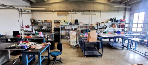 Almacén en Trezzo sull'Adda, Italy 100 m² No. 69538 10