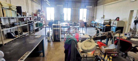 Almacén en Trezzo sull'Adda, Italy 100 m² No. 69538 12