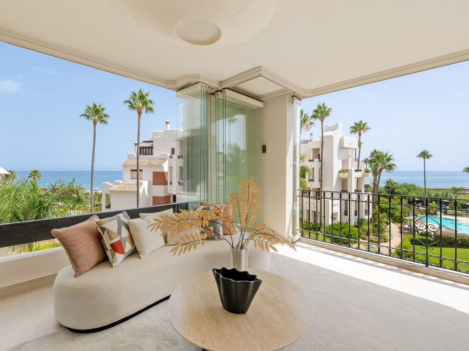 3 bedrooms Apartment in Estepona, Spain No. 206876