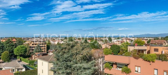 3 bedrooms Penthouse in Vedano al Lambro, Italy No. 222672 8