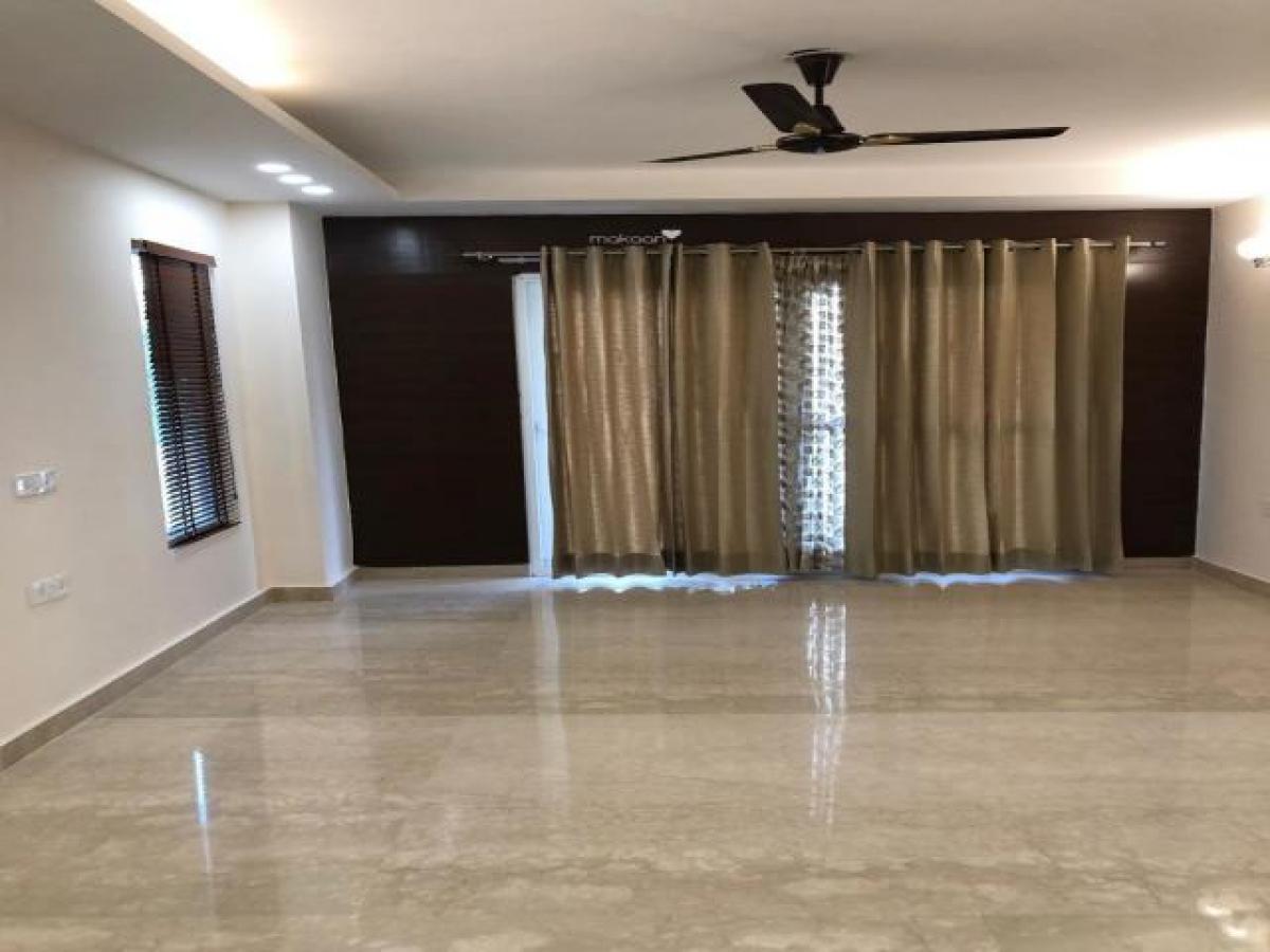 4 bedrooms House in Gurgaon, India No. 26383