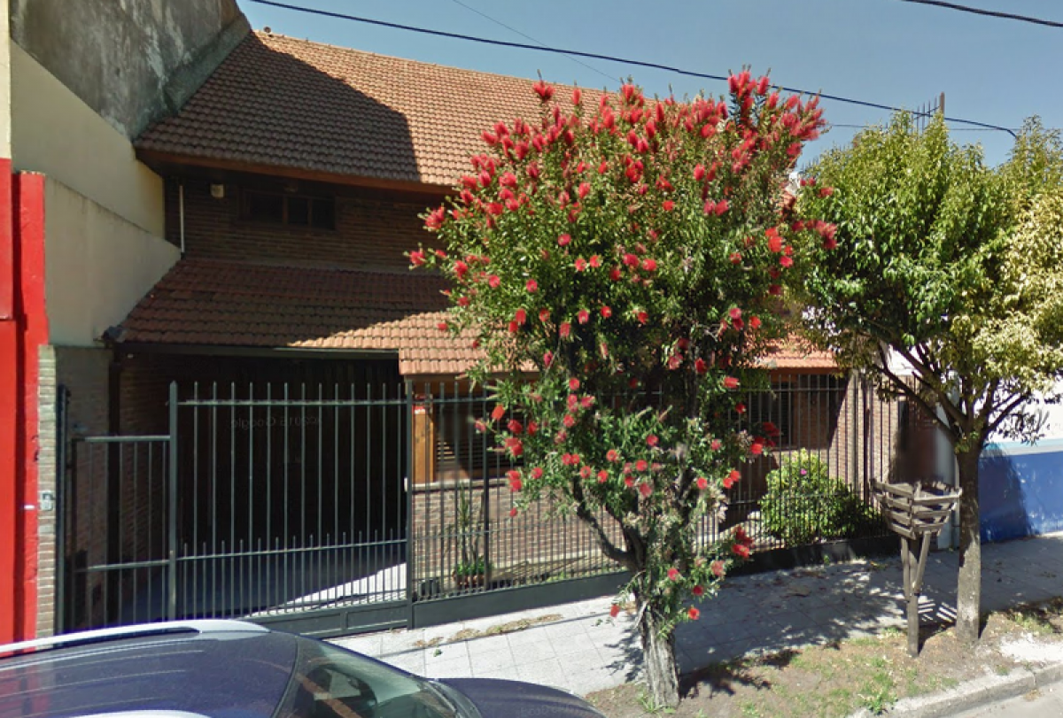 4 bedrooms House in Mar del Plata, Argentina No. 77017