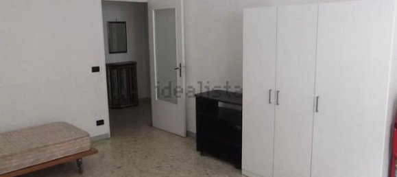 2 rooms Apartment in Bari, Italy No. 253365 3