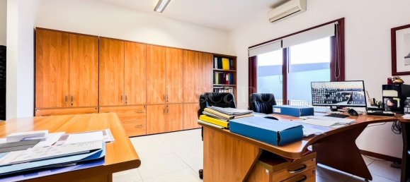 2-salle Bureau à Olbia, Italy No. 116720 3