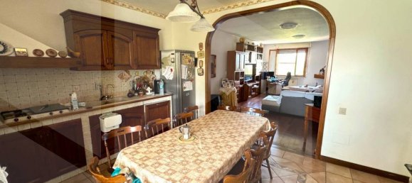 2 bedrooms Apartment in Pisa, Italy No. 27013 5