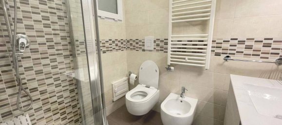 Apartamento de 3 divisões em Bari, Italy N.º 29856 4