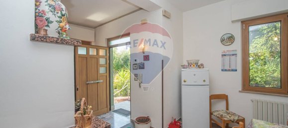 10 bedrooms House in Città Sant'Angelo, Italy No. 356050 13