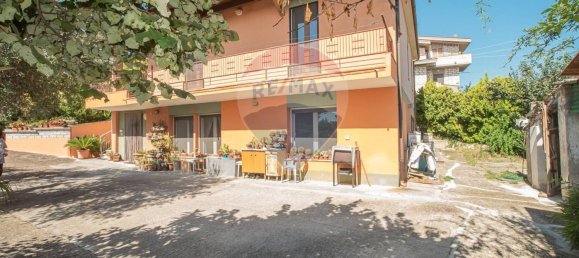 10 bedrooms House in Città Sant'Angelo, Italy No. 356050 33