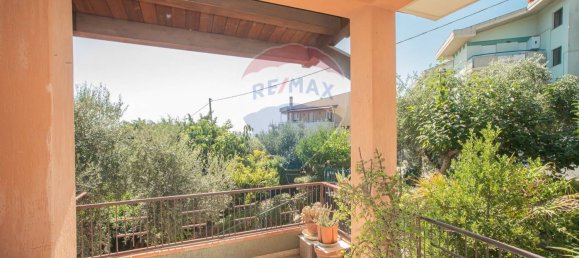 10 bedrooms House in Città Sant'Angelo, Italy No. 356050 17