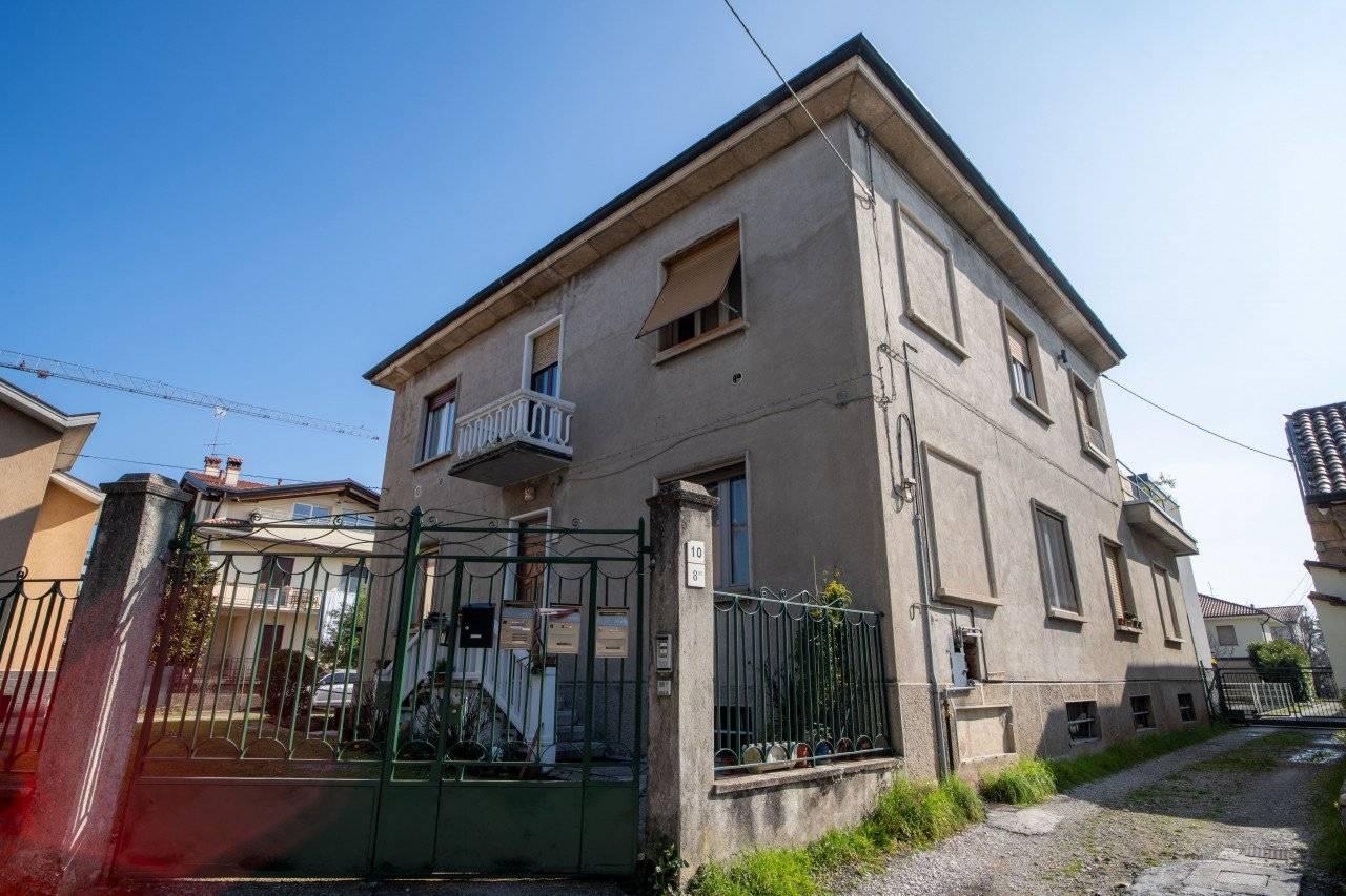 Квартира с 3 комнатами в Бьяссоно, Италия № 26314