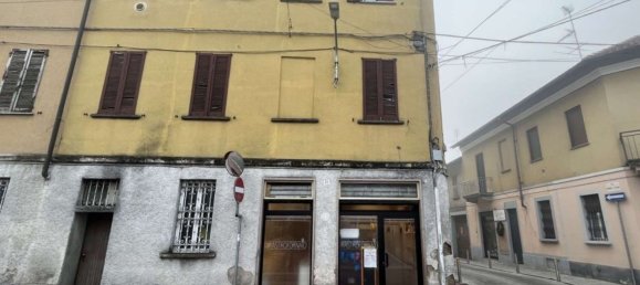 3 rooms Apartment in Sedriano, Italy No. 13031 4