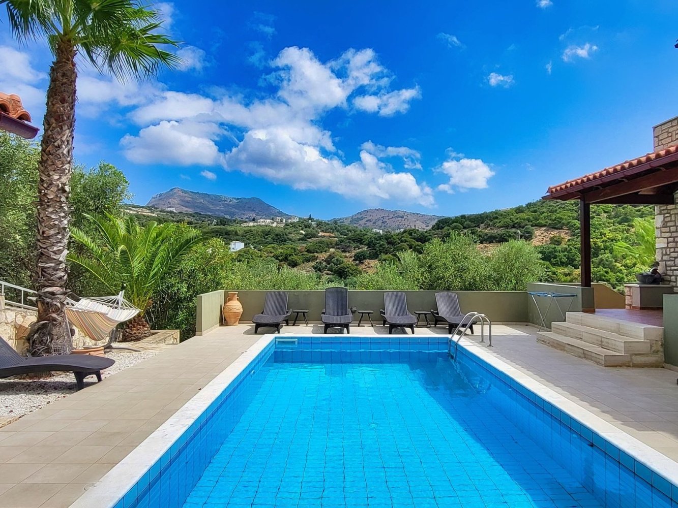 4 bedrooms Villa in Chania, Greece No. 132