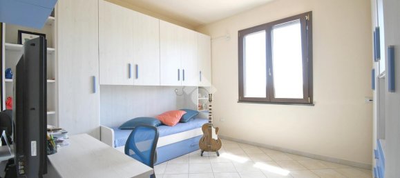 Вилла с 4 комнатами в Ористано, Италия № 111008 2